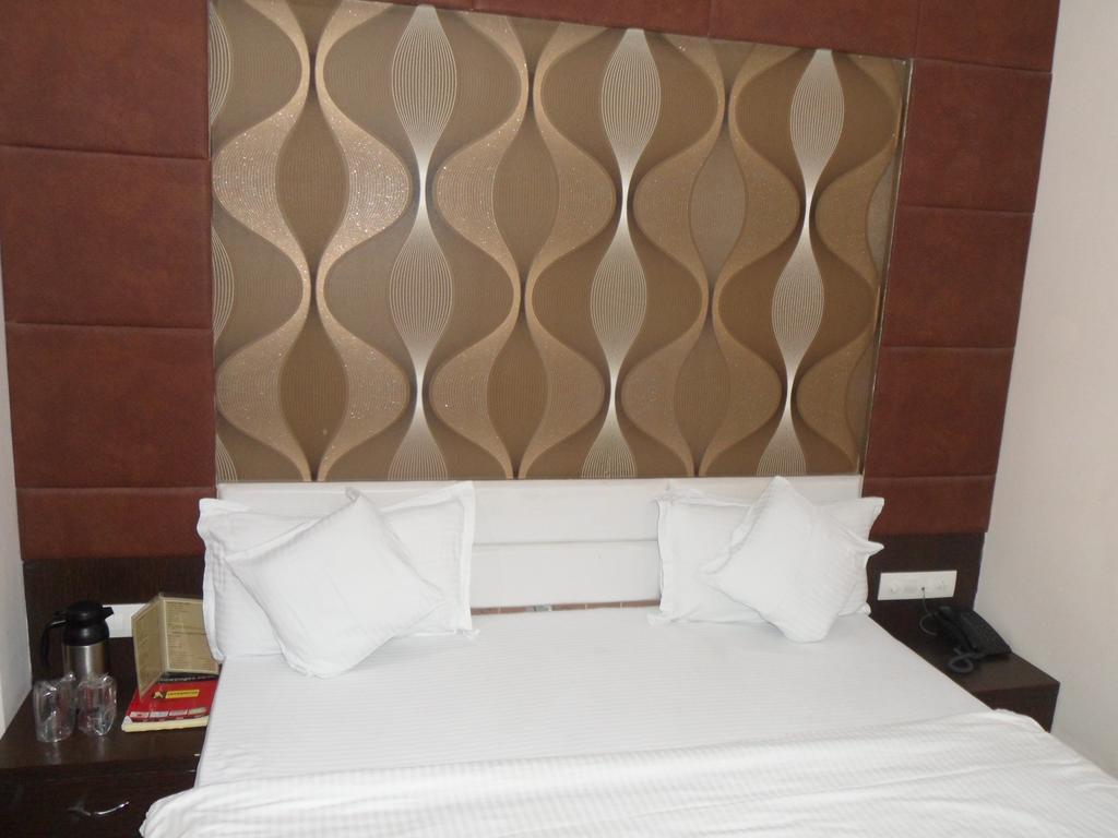 Hotel Silver Plaza Ahmedabad Quarto foto