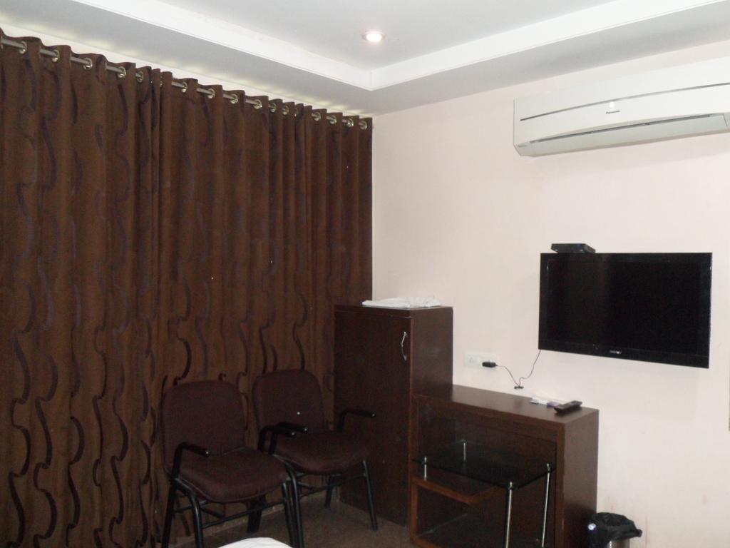 Hotel Silver Plaza Ahmedabad Quarto foto